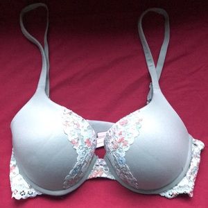 Victoria’s Secret bra